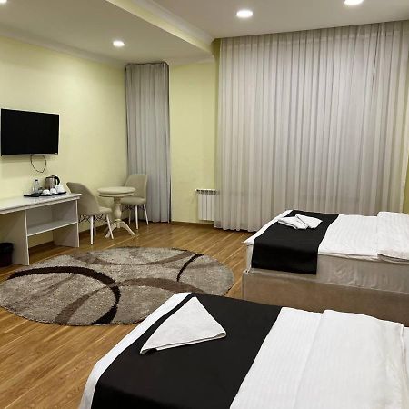 Queens 2 Hotel Ташкент Екстер'єр фото