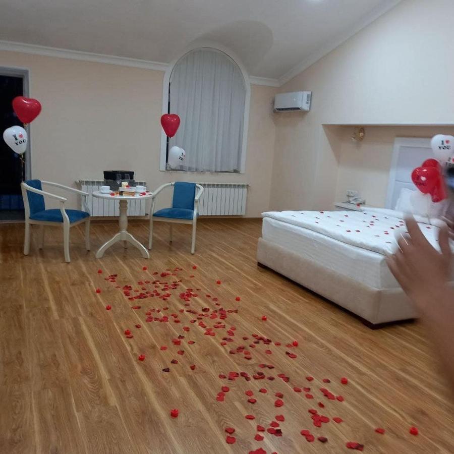 Queens 2 Hotel Ташкент Екстер'єр фото