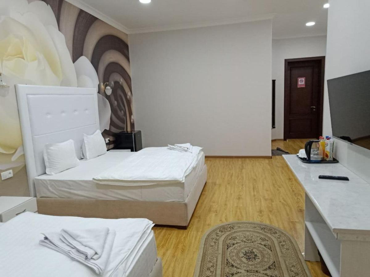 Queens 2 Hotel Ташкент Екстер'єр фото