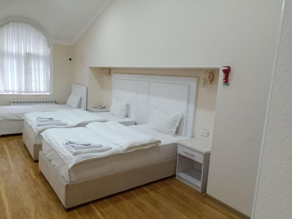 Queens 2 Hotel Ташкент Екстер'єр фото