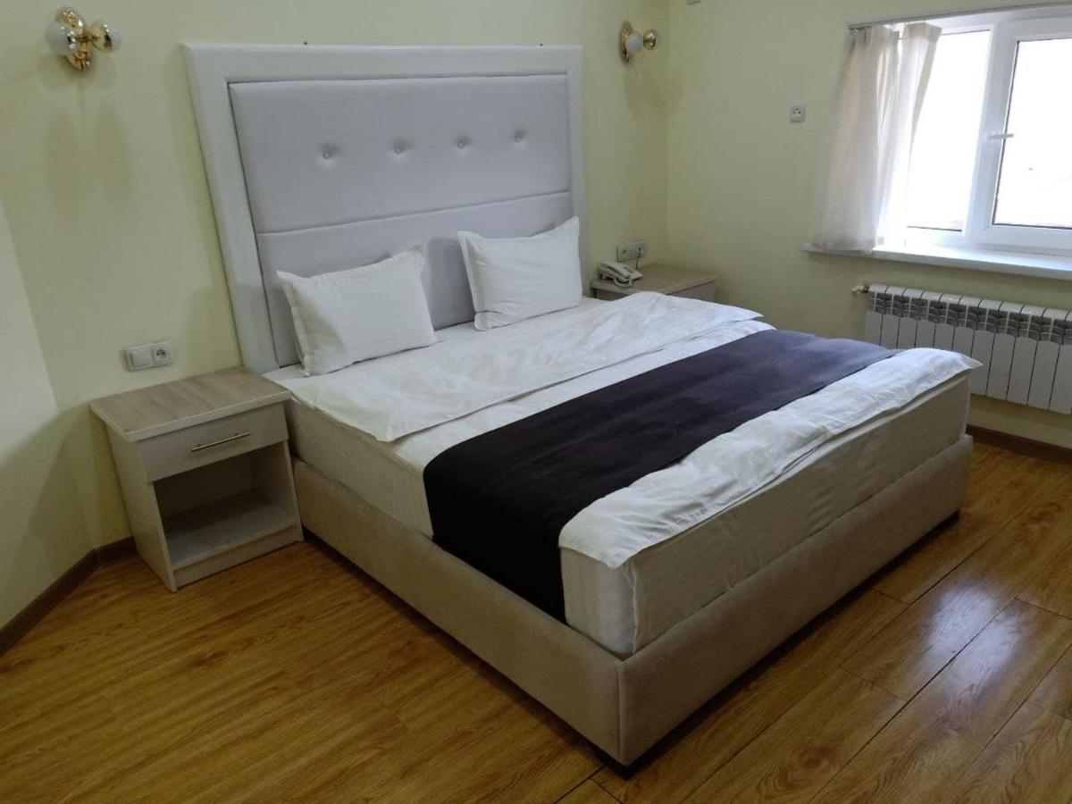 Queens 2 Hotel Ташкент Екстер'єр фото