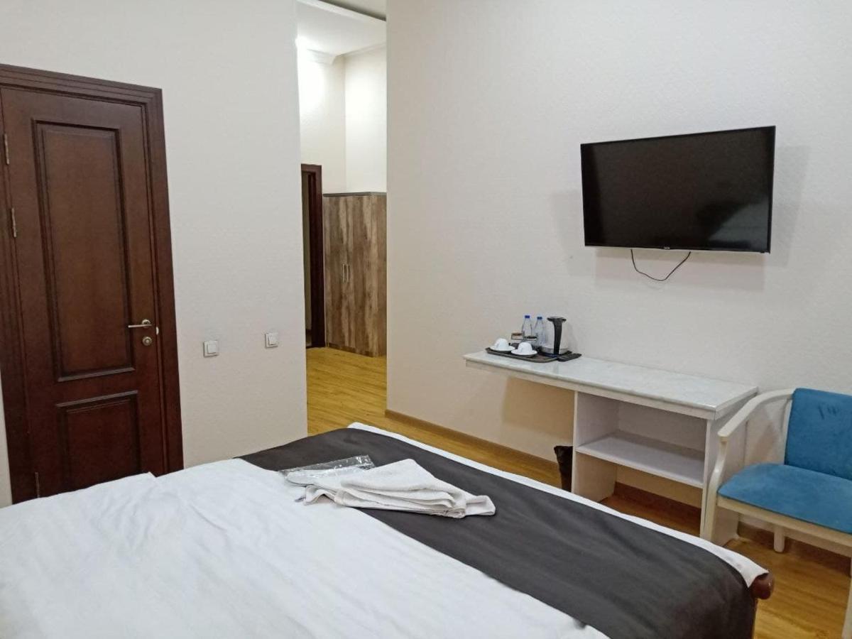 Queens 2 Hotel Ташкент Екстер'єр фото