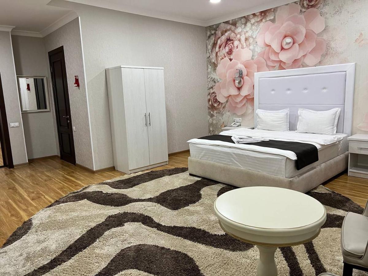 Queens 2 Hotel Ташкент Екстер'єр фото