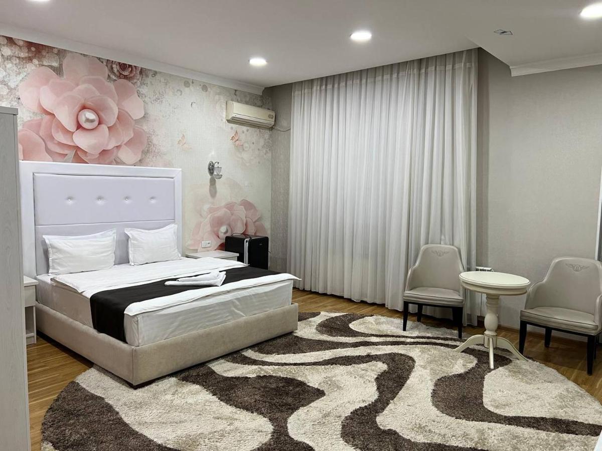 Queens 2 Hotel Ташкент Екстер'єр фото